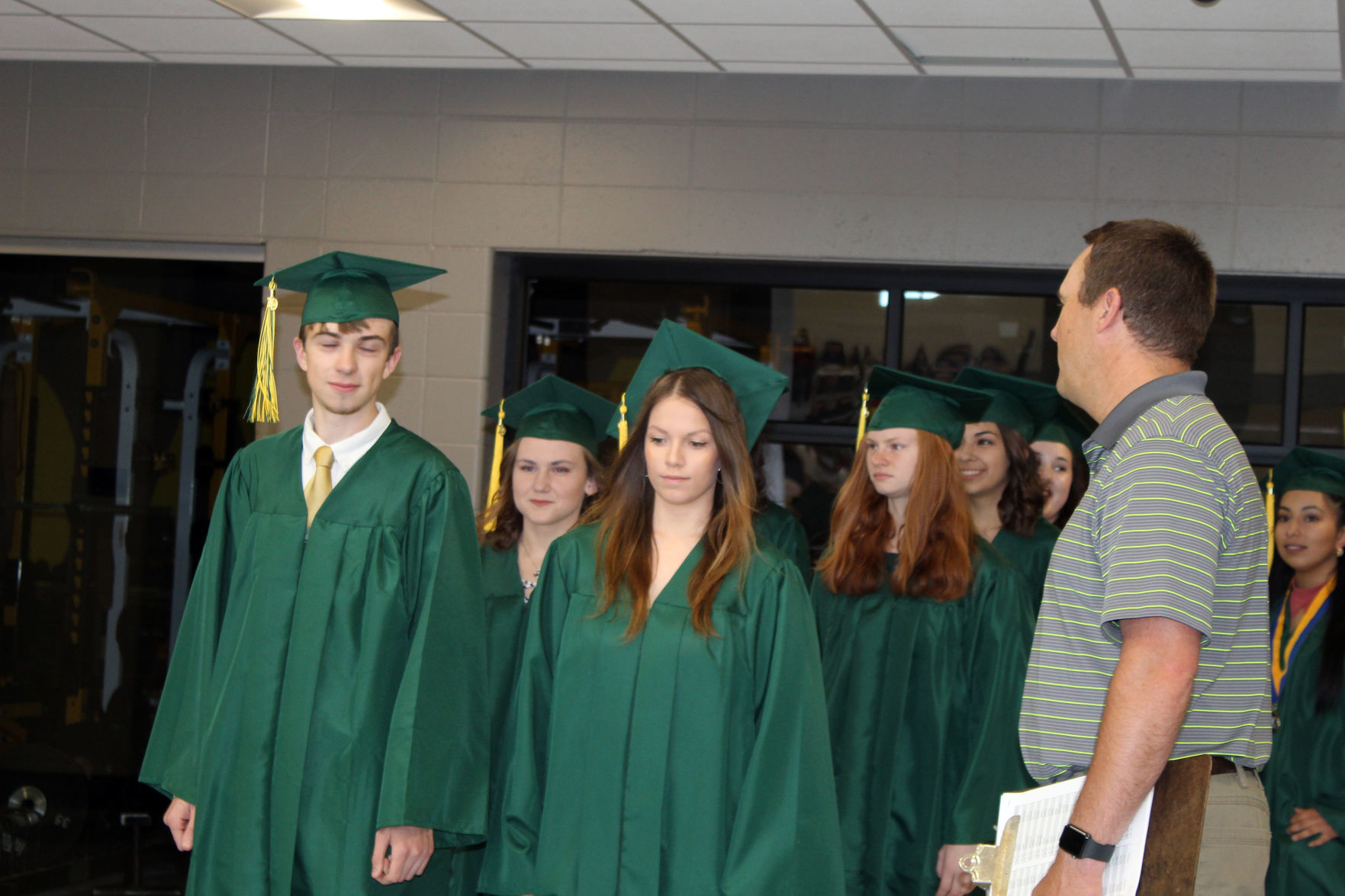 060219-ctzn-news-bd-grad013.jpg